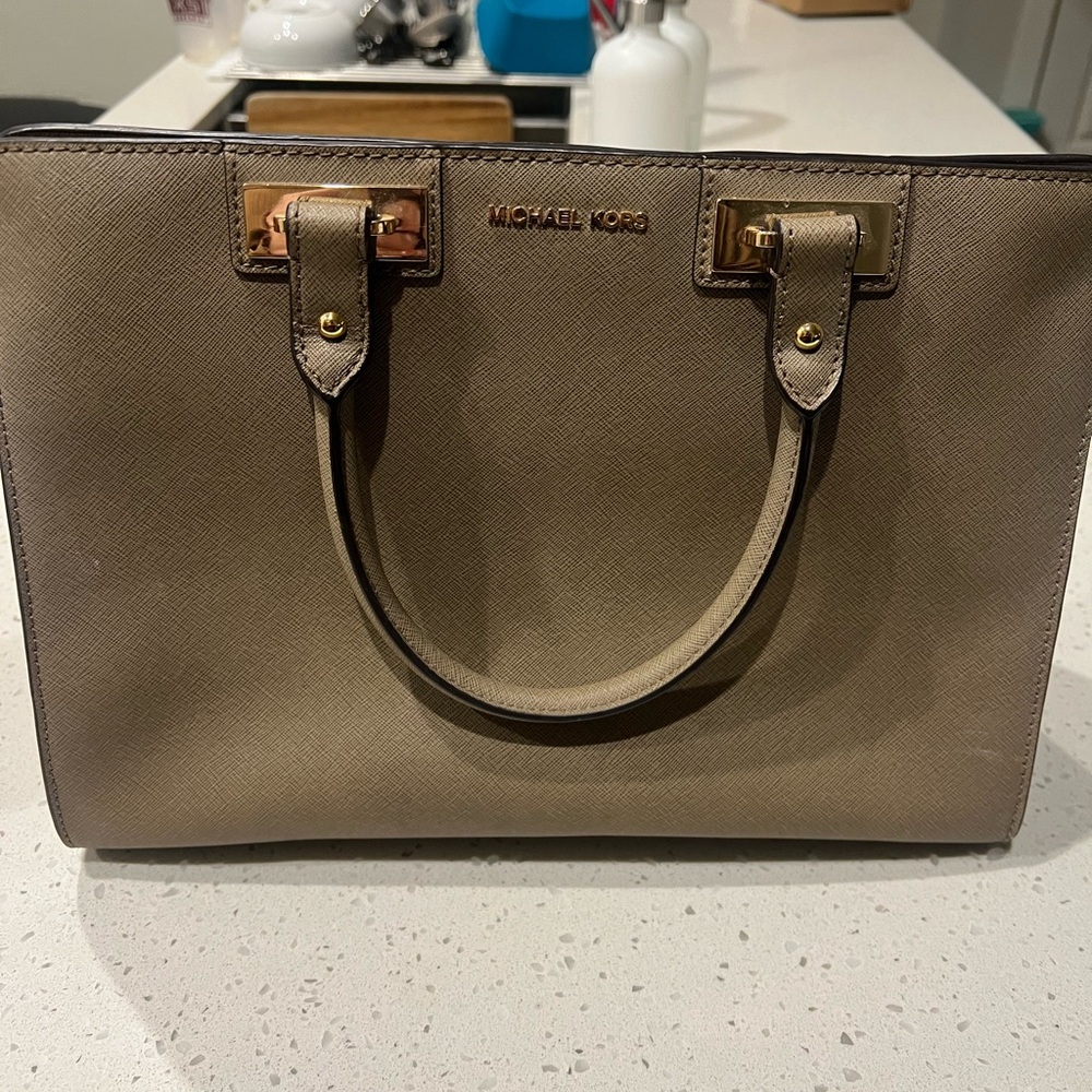 Michael Kors Saffiano Leather Handle Bag